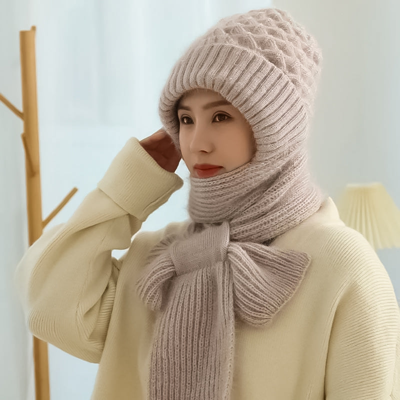 Mia | Comfortable Knitted Hat and Scarf