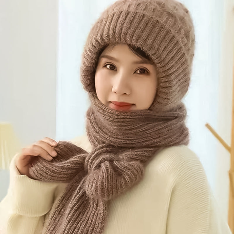 Mia | Comfortable Knitted Hat and Scarf