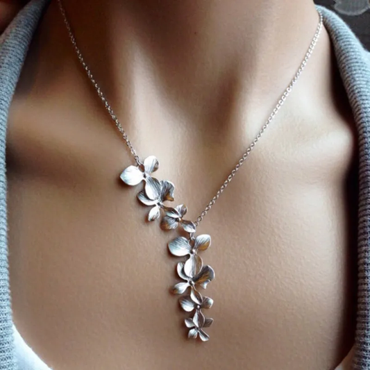 Addison | Vintage Silver Flower Necklace