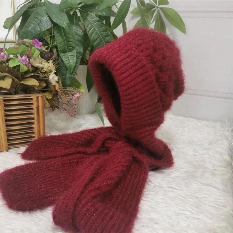 Mia | Comfortable Knitted Hat and Scarf