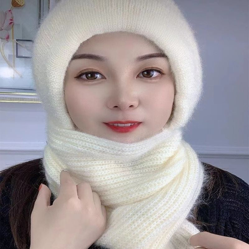 Mia | Comfortable Knitted Hat and Scarf